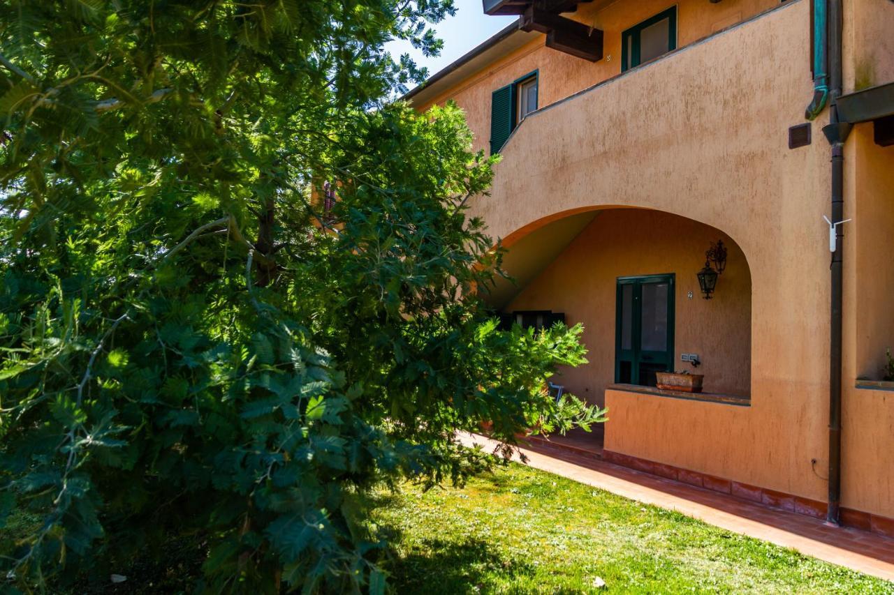 カスティリオーネ・デッラ・ペスカーイアCasa Andreaアパートメント エクステリア 写真